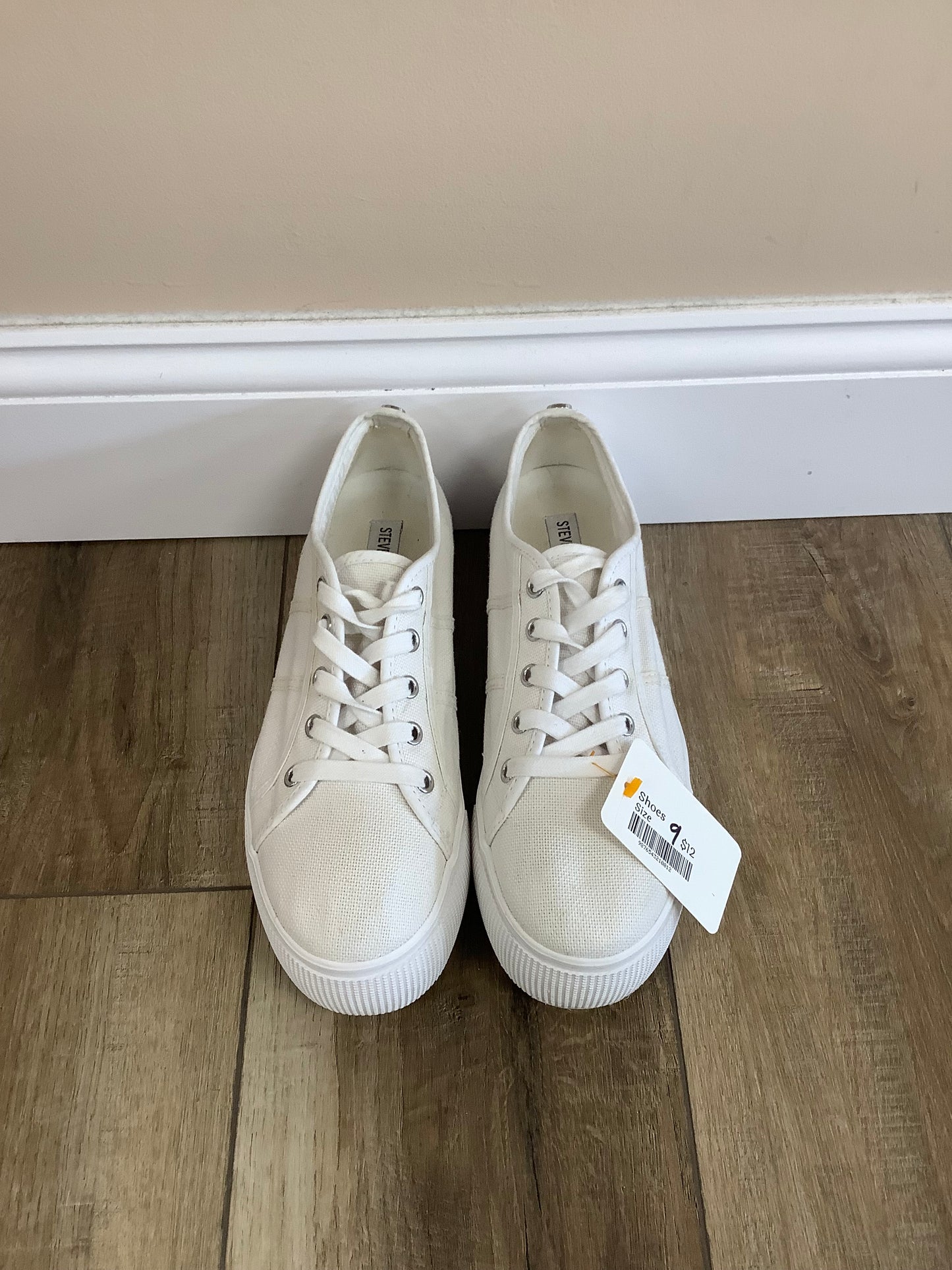 Size 9 White Creme Steve Madden Tennis Shoes