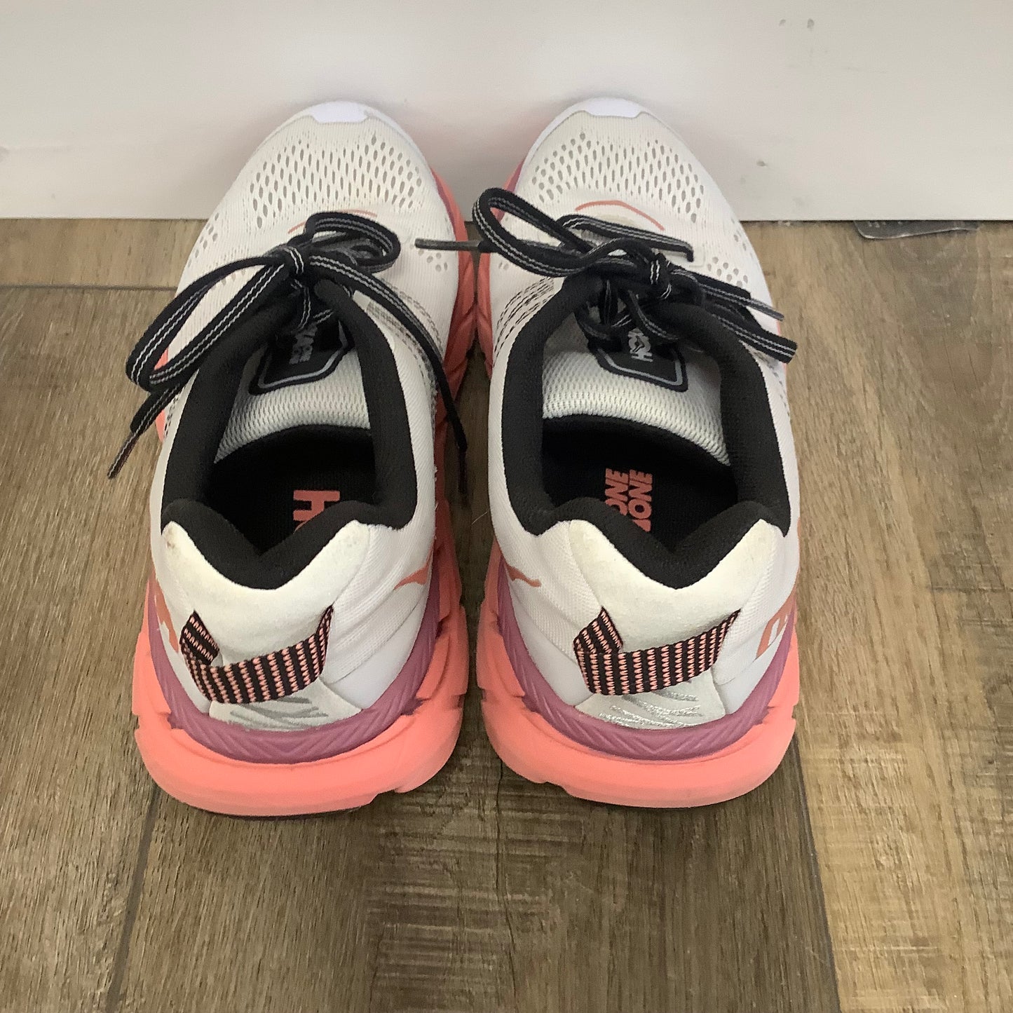 White And Salmon Size 7.5 Hoka Tennis Shoes