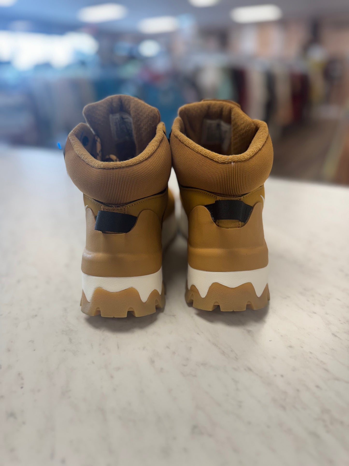 Nike HighTops 7.5 Khaki