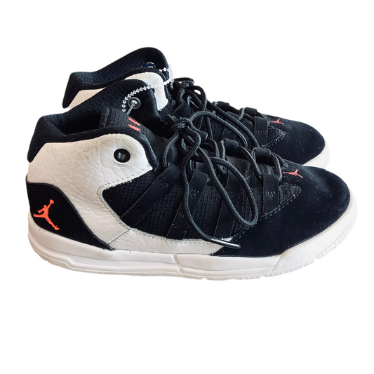 Jordan Max Aura size 10C