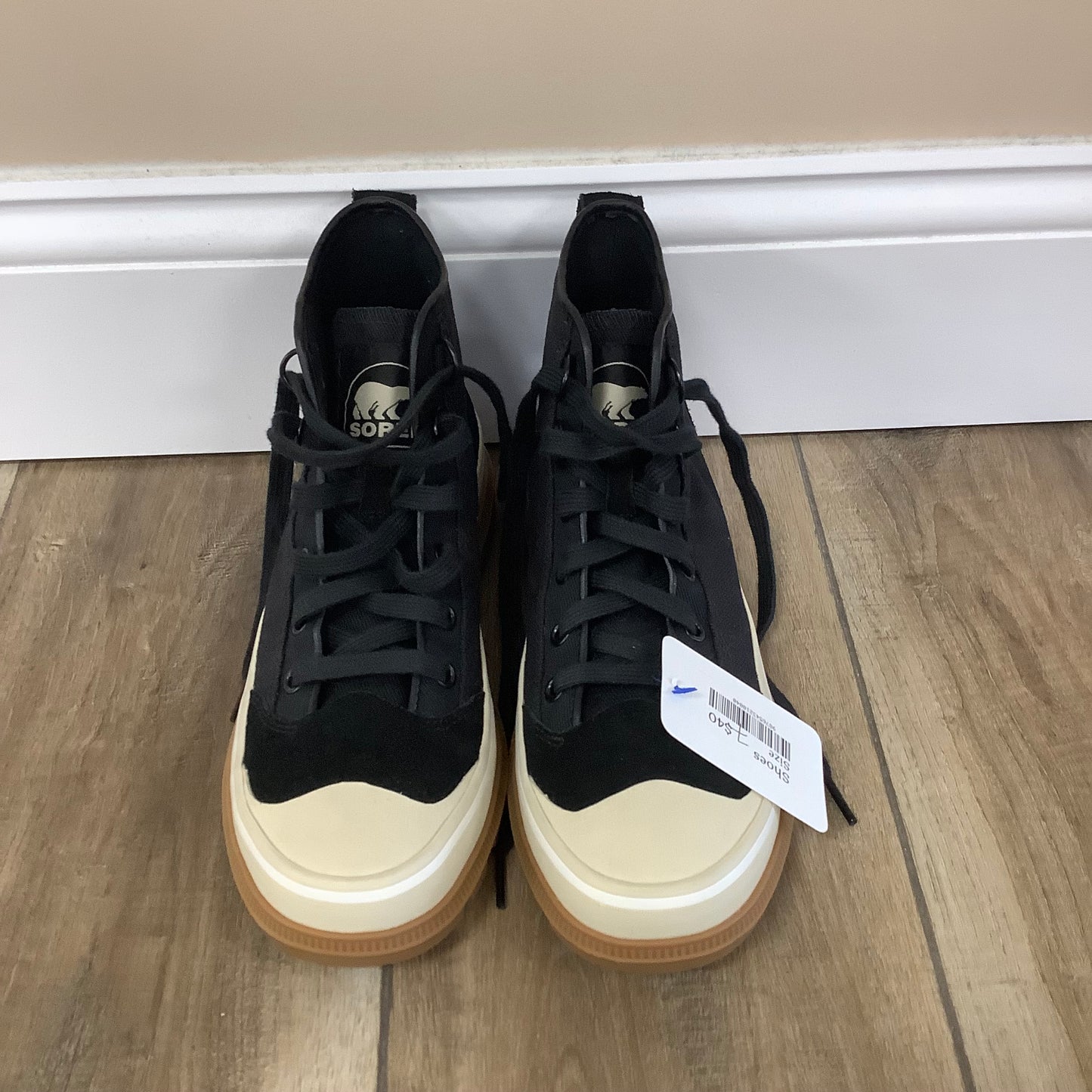 Size 7 Black SOREL Tennis Shoes