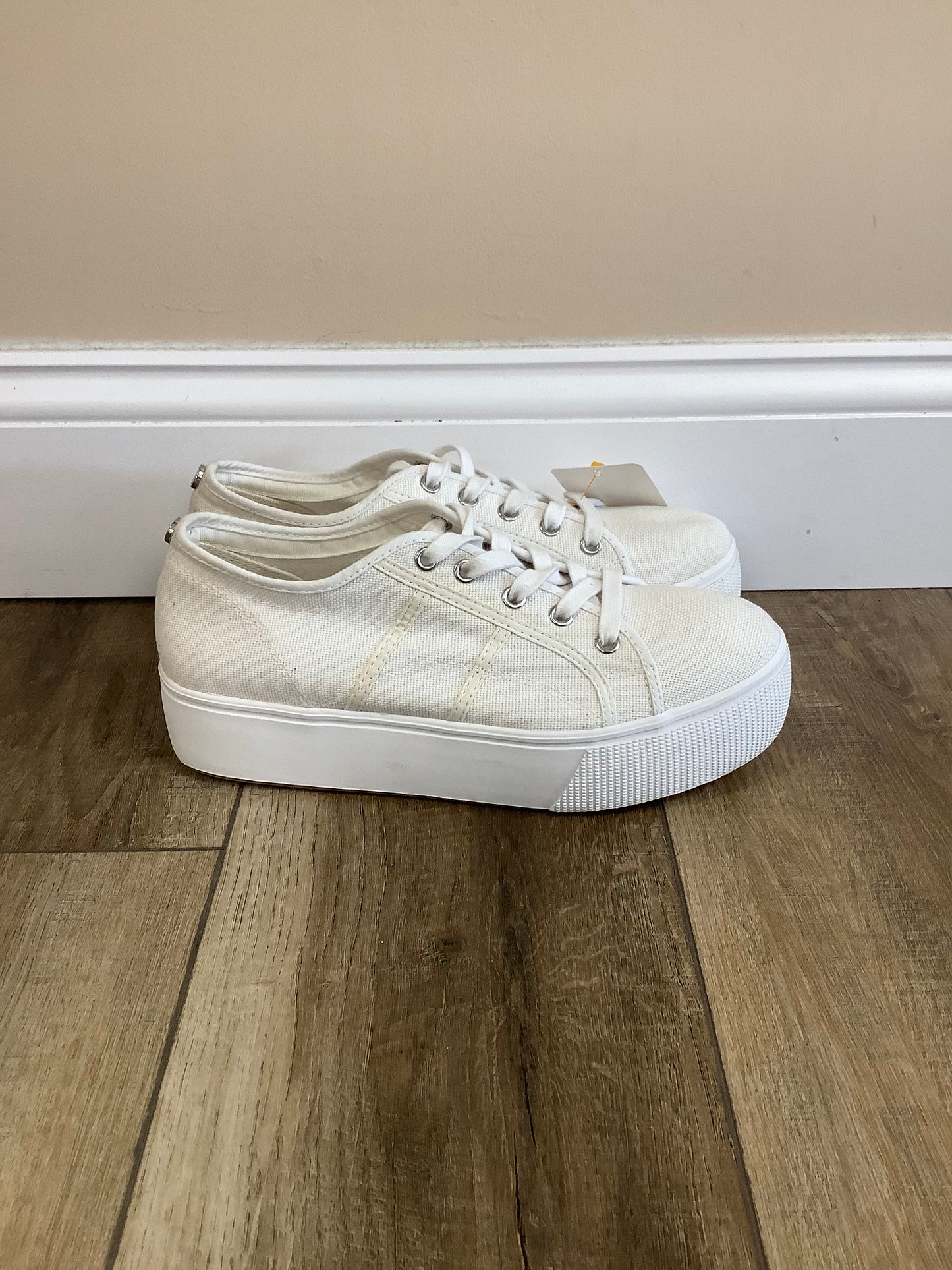 Size 9 White Creme Steve Madden Tennis Shoes