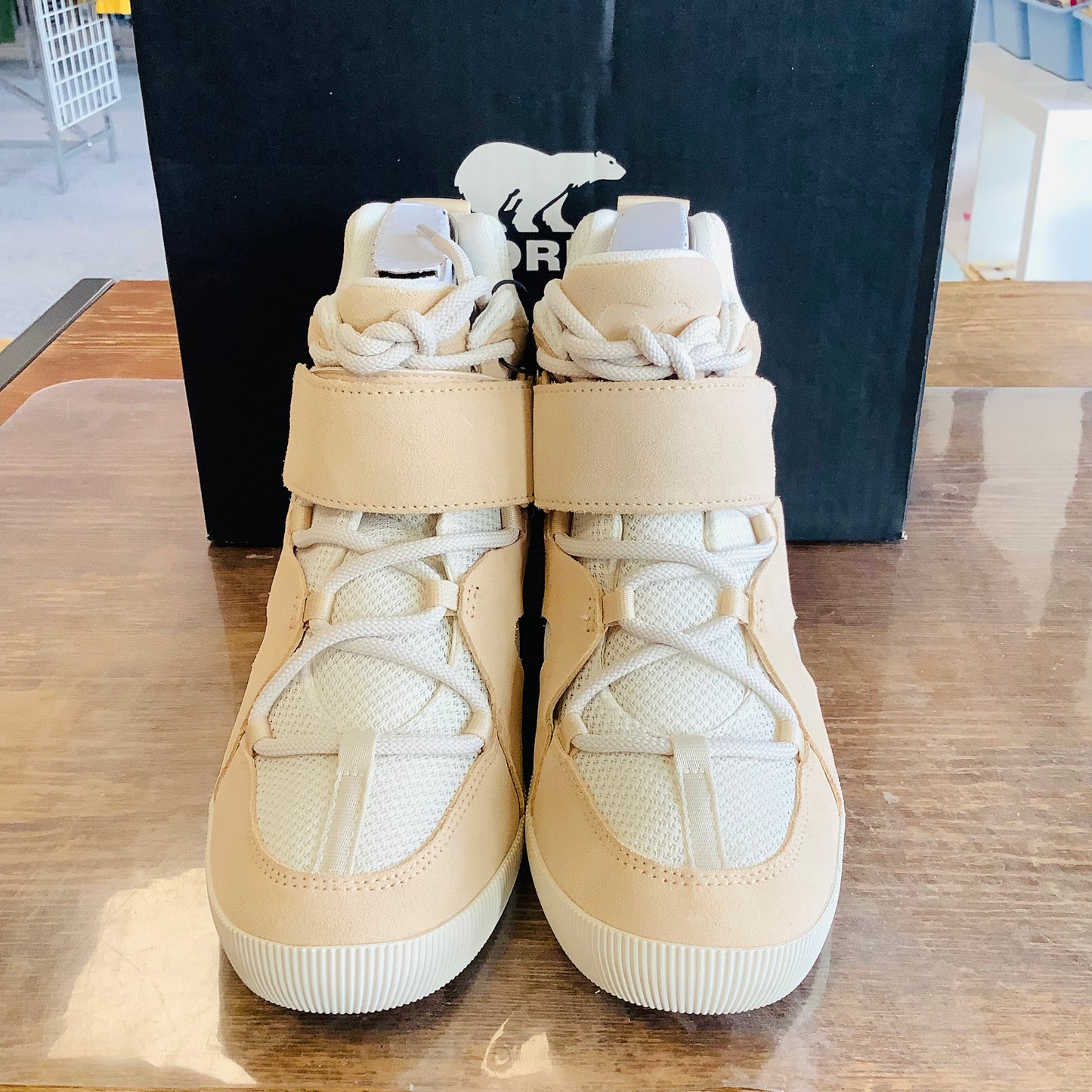 SOREL Out N About size 8.5 Sport Wedge