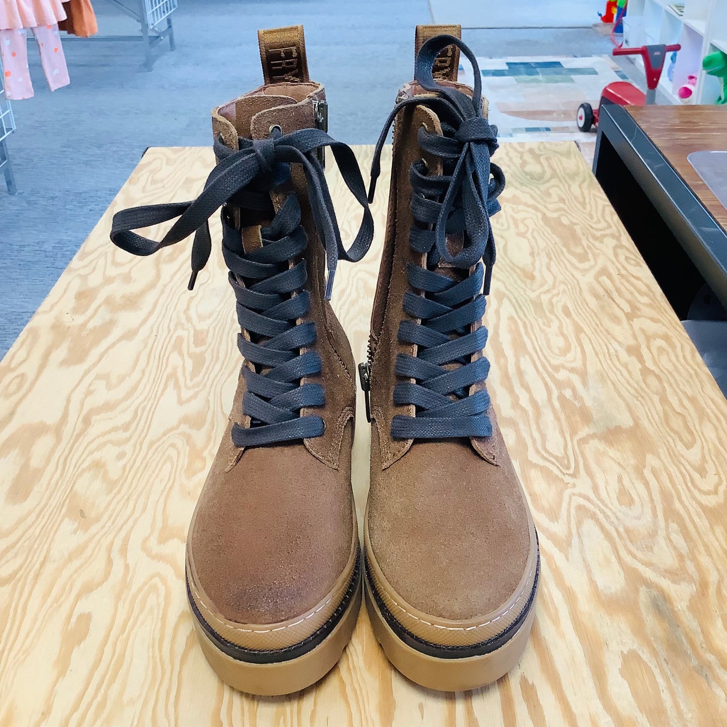 Frye Chelsea boot size 7.5